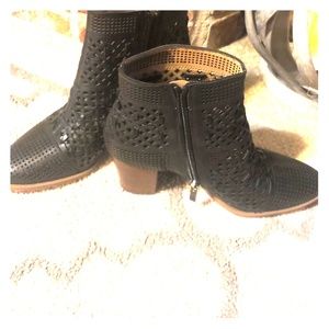 NEW NEVER WORN Franco Sarto Black Booties